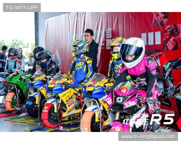 摩托车大奖赛新赛季揭幕 车手们为世界冠军激烈角逐