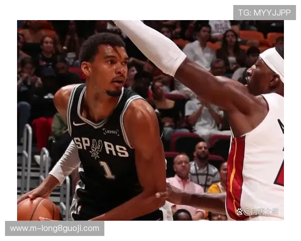 NBA热火比分引爆全场焦点对决背后战术与球星表现全解析